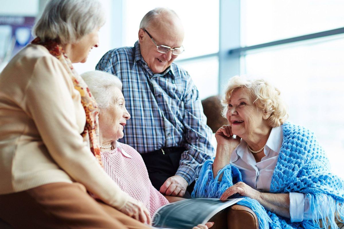 Tại sao giao lưu xã hội giúp cuộc sống tuổi 60 trở nên ý nghĩa hơn